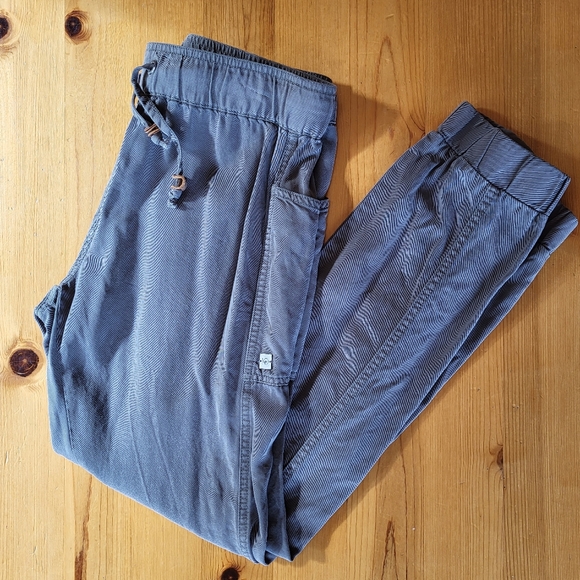 tentree Pants - Tentree. Sage green jogger pants